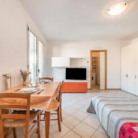 Apartmán Viserba Cozy Studio W/ Balcony
