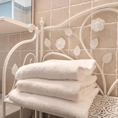 Viserba Cozy Studio W/ Balcony Apartment